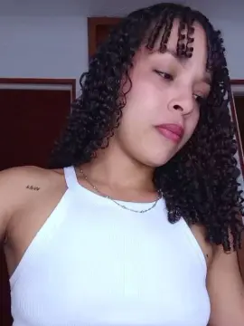 Cam4 Free Live Porn of yasmin77_