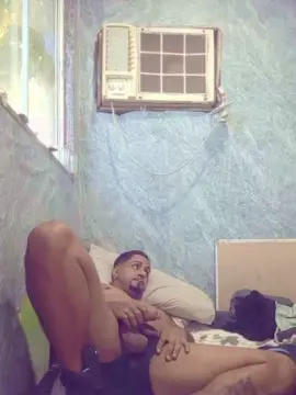 Cam4 Live Porn of theuzinsaldanha