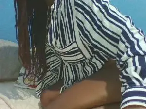 Cam4 Live Sex of bellahotsexy2
