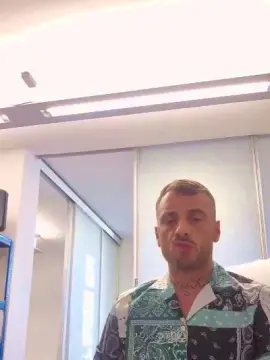 Cam4 Live Sex Cam of Luigiscarrone