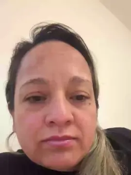 Cam4 Free Live Porn of bebe33