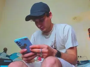 Cam4 Sex Cam of Axel_sex69