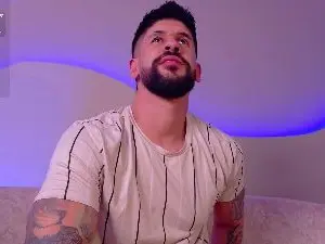 Cam4 Nude Webcam of Petesevanss
