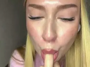 Cam4 Free Live Porn of KarylDonaby