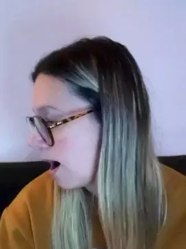Cam4 Live Sex of desireemilf