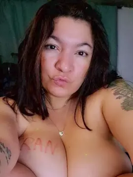 Cam4 Adult Video Chat of CrazyMom69