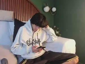 Cam4 Live Sex Cam of Diamante_twink