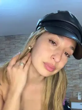 Cam4 Watch Live Sex Cams of tamara225