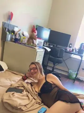 Cam4 Best live sex cam show of Foxygirl22