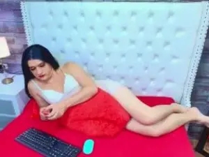 Cam4 Free Live Porn of TRINY_TS