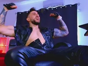 Cam4 Live Porn of MightyAaronX