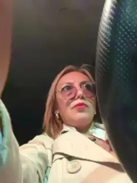 Cam4 Sex Cam of charlotte_milf3