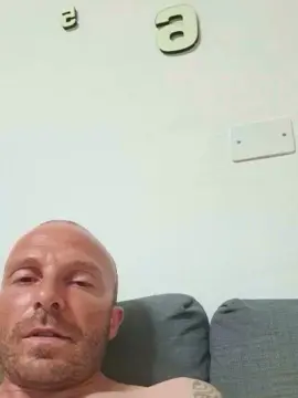 Cam4 Free Live Porn of Gnaro90