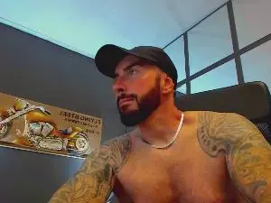 Cam4 Live Sex of AronGrant