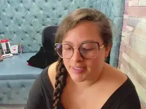 Cam4 Sex Cam of Sara_Thonson_
