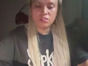 Cam4 Free Porn Cam of frierenhott