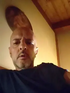 Cam4 Free Live Porn of CIONDOLONE82