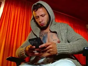 Cam4 Nude Webcam of sebastian_horny