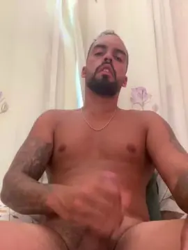 Cam4 Live Sex of lucasdotadorj23