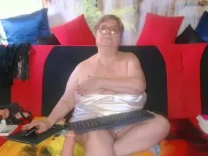 Cam4 Free Live Porn of QueenPammy