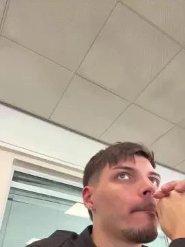 Cam4 Watch Live Sex Cams of ThomasRM98