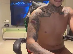 Cam4 Free Live Porn of Real_ARens