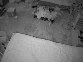 Camsoda Watch Live Sex Cams of voyeurcam-julmodels-whitebed-5