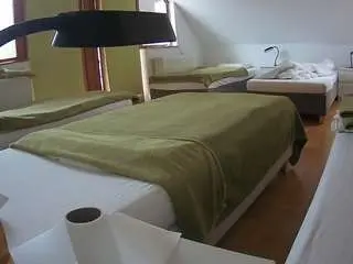 Camsoda Free Porn Cam of voyeurcam-julmodels-bed-2
