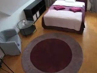 Camsoda Live Sex Cam of voyeurcam-julmodels-whitebed-1