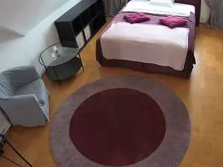 Camsoda Best Webcam of voyeurcam-julmodels-whitebed-1