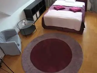 Camsoda Sex Chat of voyeurcam-julmodels-whitebed-1