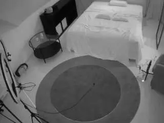 Camsoda Free Live Porn of voyeurcam-julmodels-whitebed-1