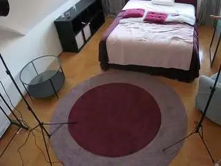 Camsoda Private Sex Chat of voyeurcam-julmodels-whitebed-1