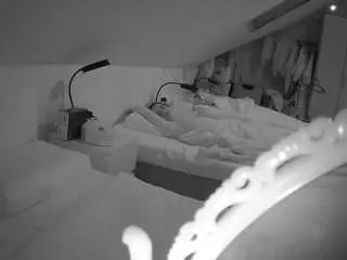 Camsoda Live Sex of voyeurcam-julmodels-bed-4