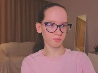 Camsoda Nude Webcam of lynettebails
