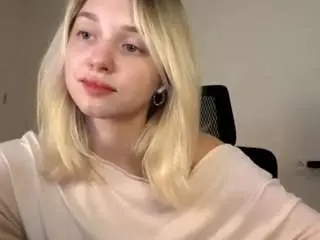 Camsoda Sex Cam of twannasanchec