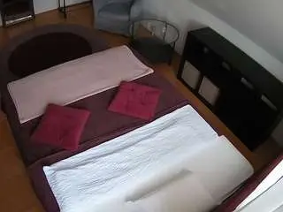 Camsoda Nude Webcam of voyeurcam-julmodels-whitebed-2