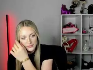 Camsoda Nude Webcam of evelynblond