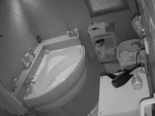 Camsoda Nude Webcam of voyeurcam-julmodels-bath-1st-2