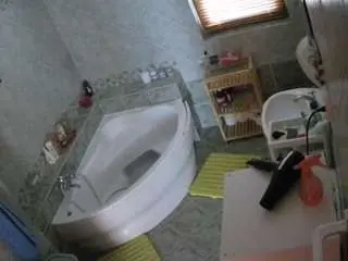 Camsoda Adult Video Chat of voyeurcam-julmodels-bath-1st-2