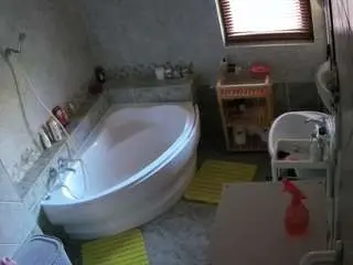 Camsoda Nude Webcam of voyeurcam-julmodels-bath-1st-2