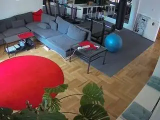 Camsoda Adult Webcam of voyeurcam-julmodels-living-2
