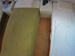 Camsoda Nude Webcam of voyeurcam-julmodels-bed-5