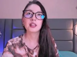 Camsoda Free Porn Cam of emilywatsonn