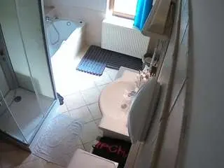 Camsoda Adult Webcam of voyeurcam-julmodels-bath-2nd-2