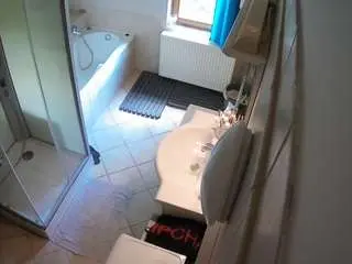 Camsoda Watch Live Sex Cams of voyeurcam-julmodels-bath-2nd-2