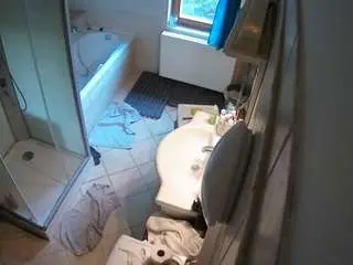 Camsoda Live Sex of voyeurcam-julmodels-bath-2nd-2