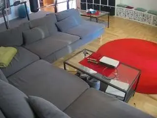 Camsoda Adult Webcam of voyeurcam-julmodels-living-3