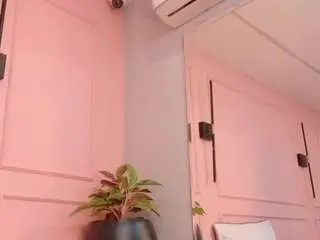 Camsoda Adult Video Chat of mia-colllins