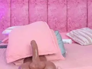 Camsoda Free Live Porn of emmacurvy